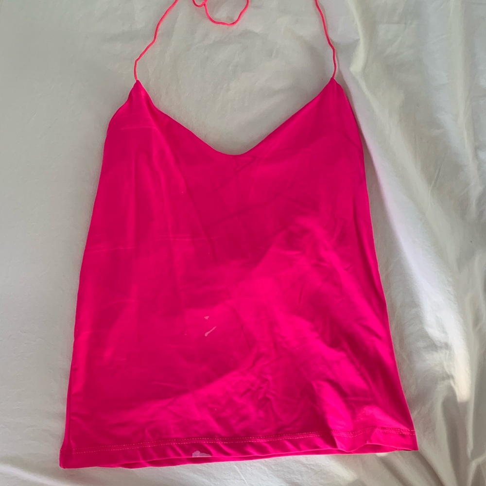pink tank top